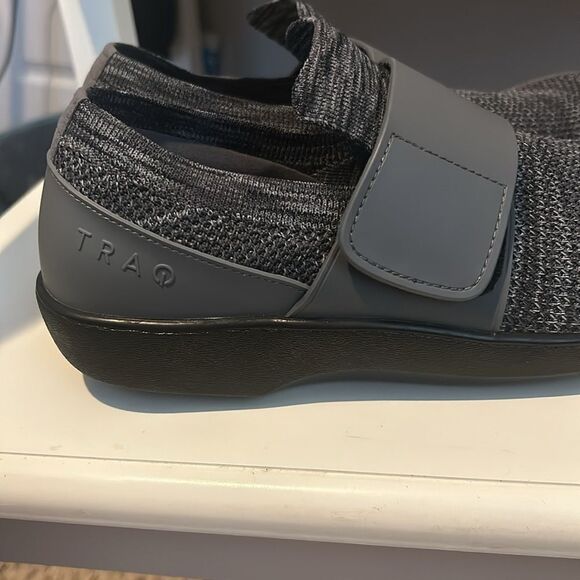 TRAQ Quik Shoe by Alegria 10 - Picture 2 of 6